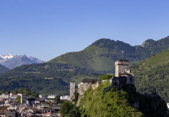  Hotel Roissy Lourdes Le chateau de Lourdes