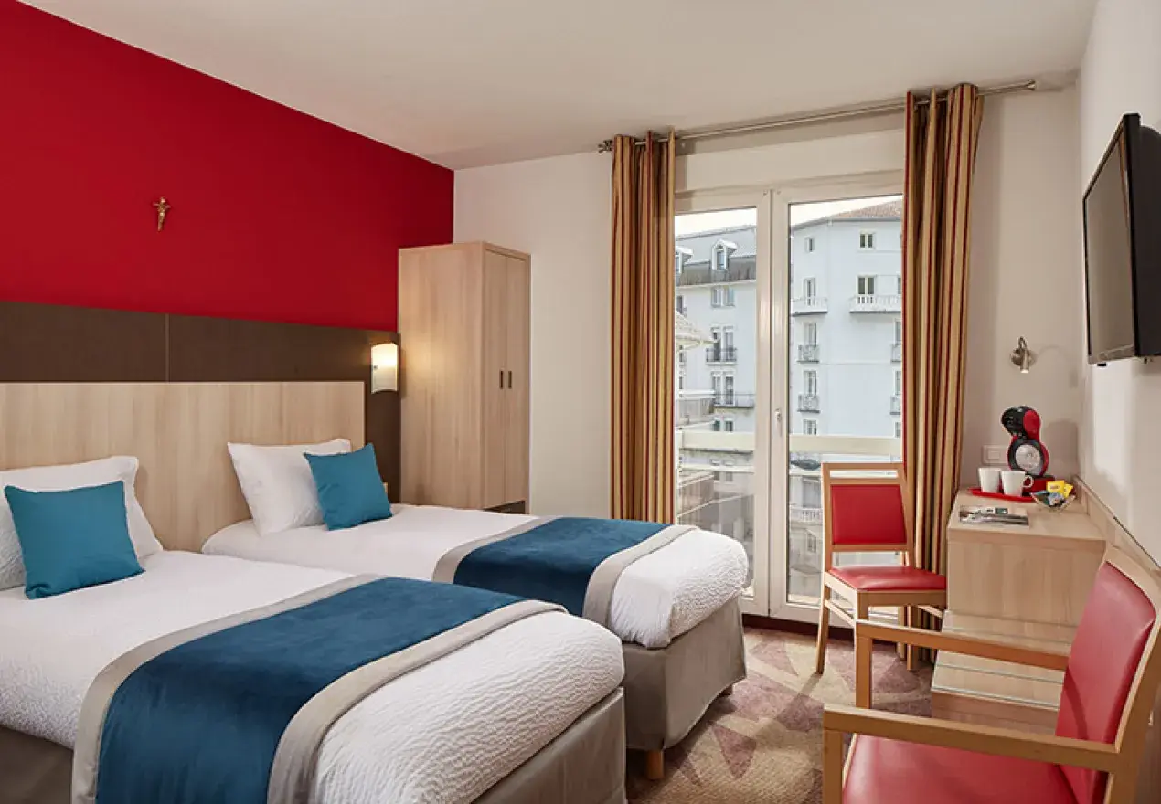  Hotel Roissy Lourdes 4 étoiles proche de la grotte chambre twin deluxe 