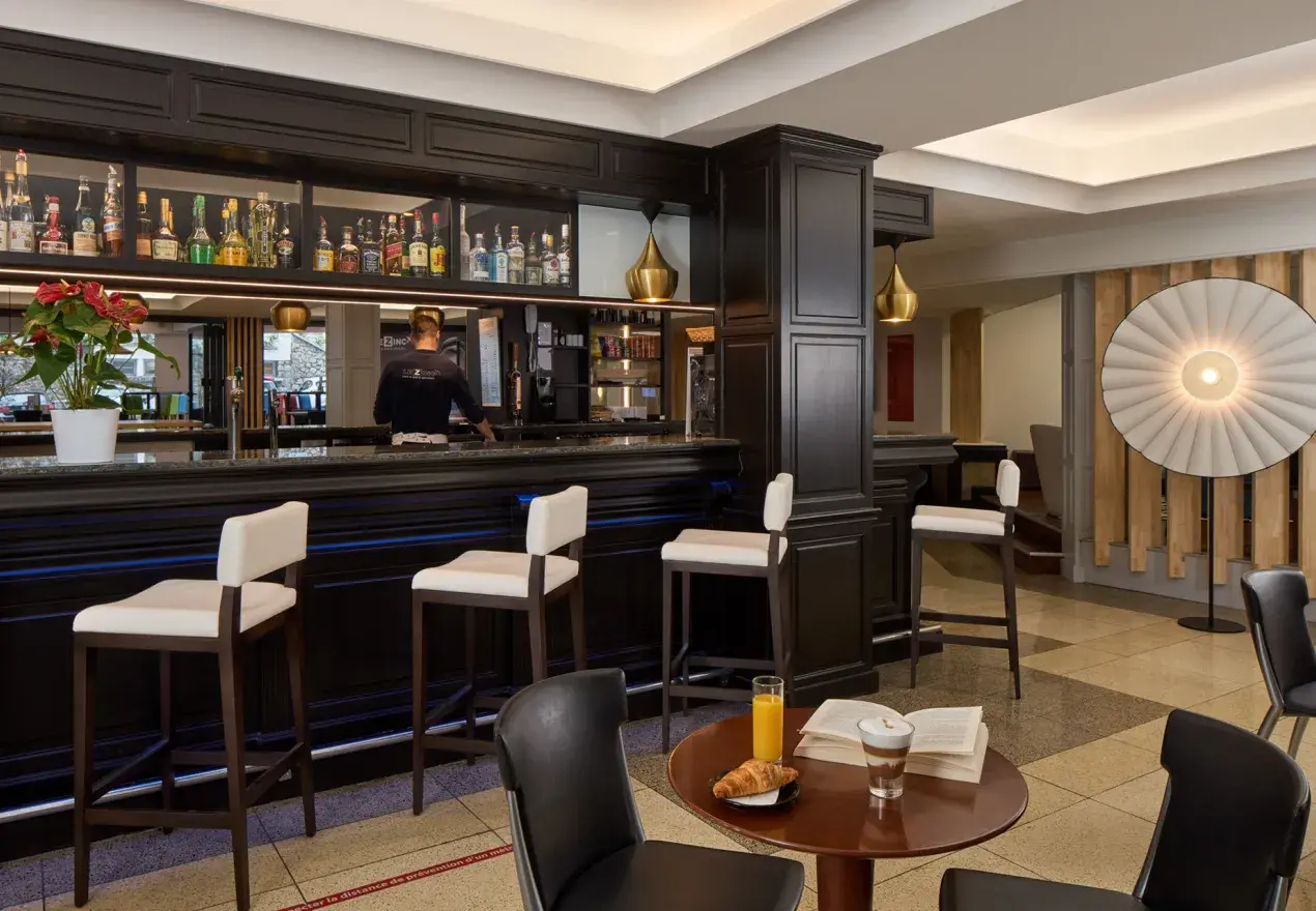  Hotel Roissy Lourdes le Zinc bar lounge Hotel Lourdes 4 étoiles